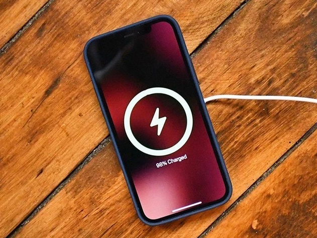平和苹果手机维修分享iPhone 12可以随便充电吗 